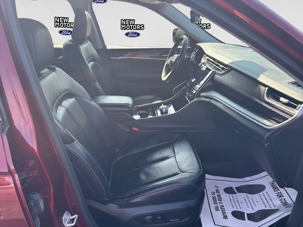 Used 2021 Velvet Jeep Limited image 16