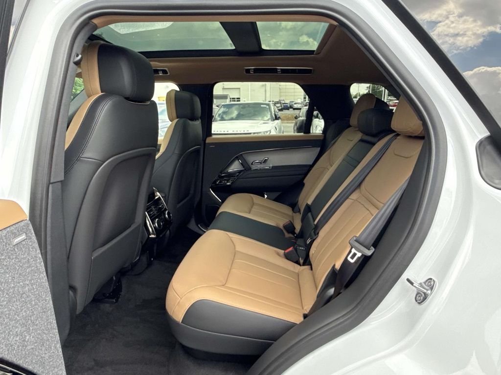 New 2026 Ostuni Pearl White Land Rover Dynamic SE image 16