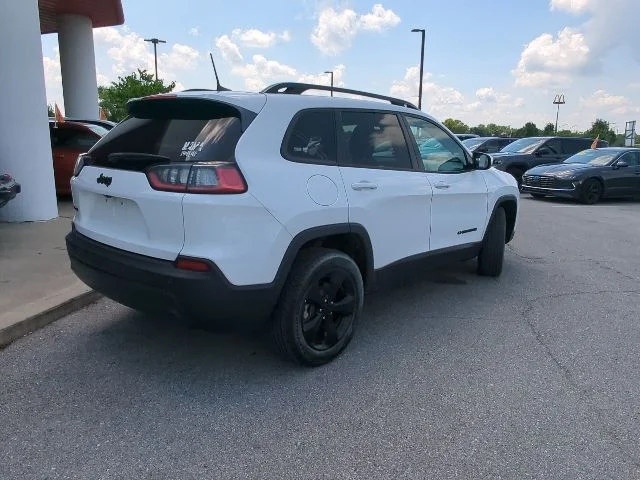Certified Used 2021 White Jeep Latitude Plus image 29