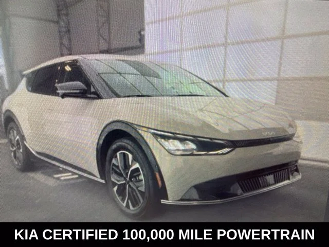 Used 2023 White Kia Wind image 4