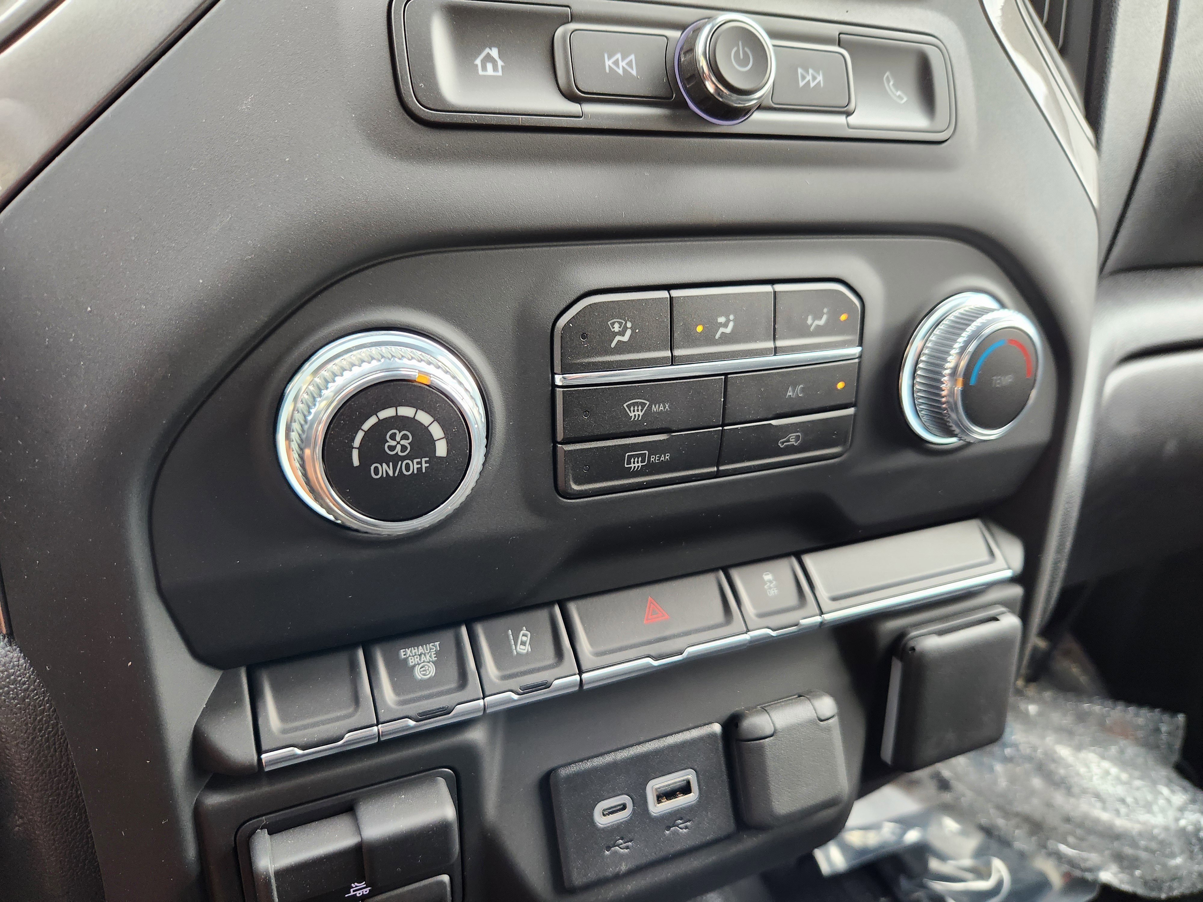 2025 GMC Sierra 3500HD Pro - Photo 24