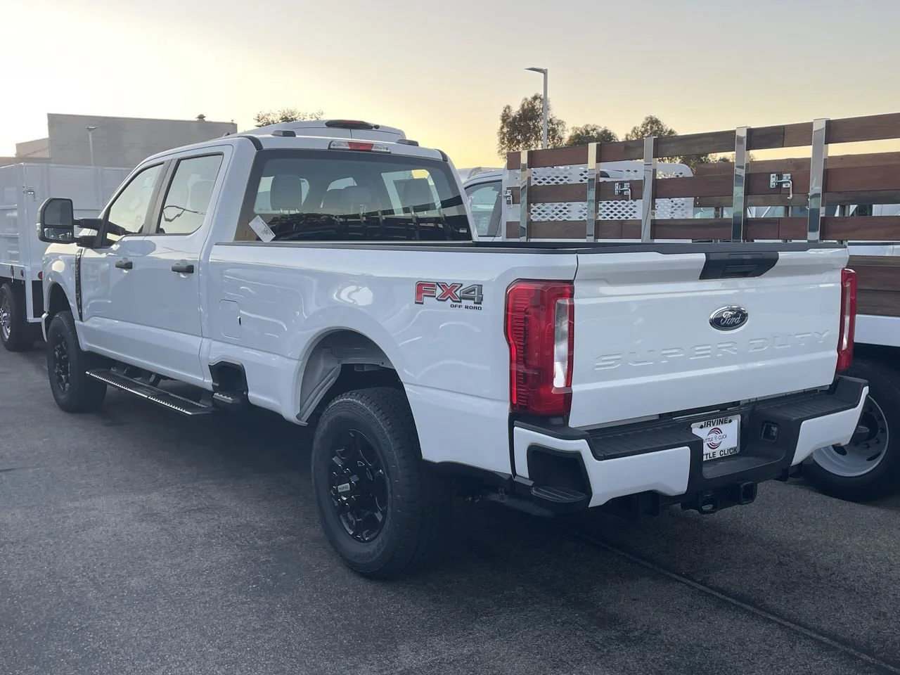 New 2026 Oxford White Ford XL image 4