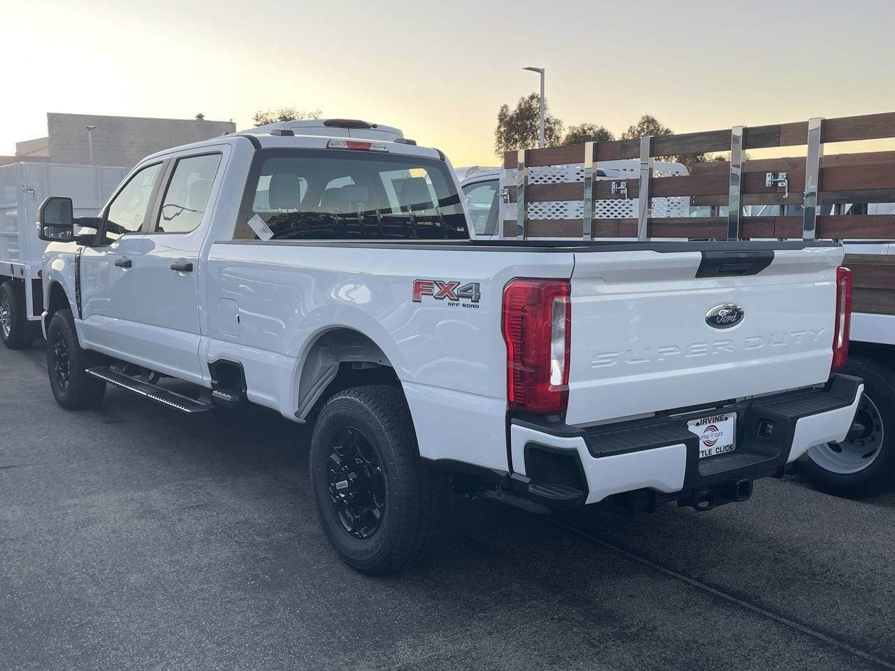 New 2026 Oxford White Ford XL image 4