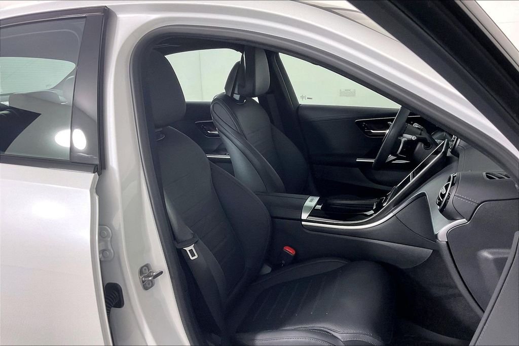2026 Mercedes-Benz C-Class Sedan C 300 - Photo 7