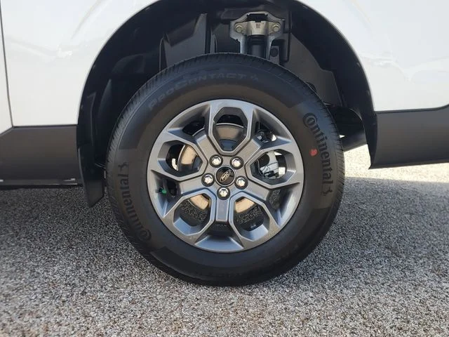 New 2026 Oxford White Ford XLT image 7