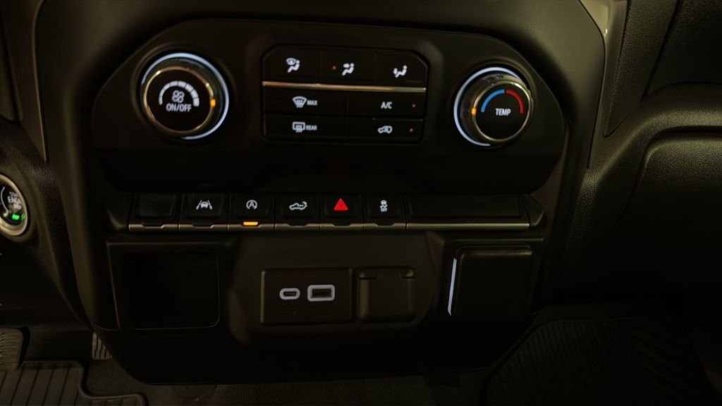 Used 2022 Black Chevrolet Custom image 21