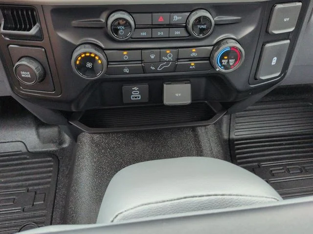 New 2026 Oxford White Ford F-250® XL image 18