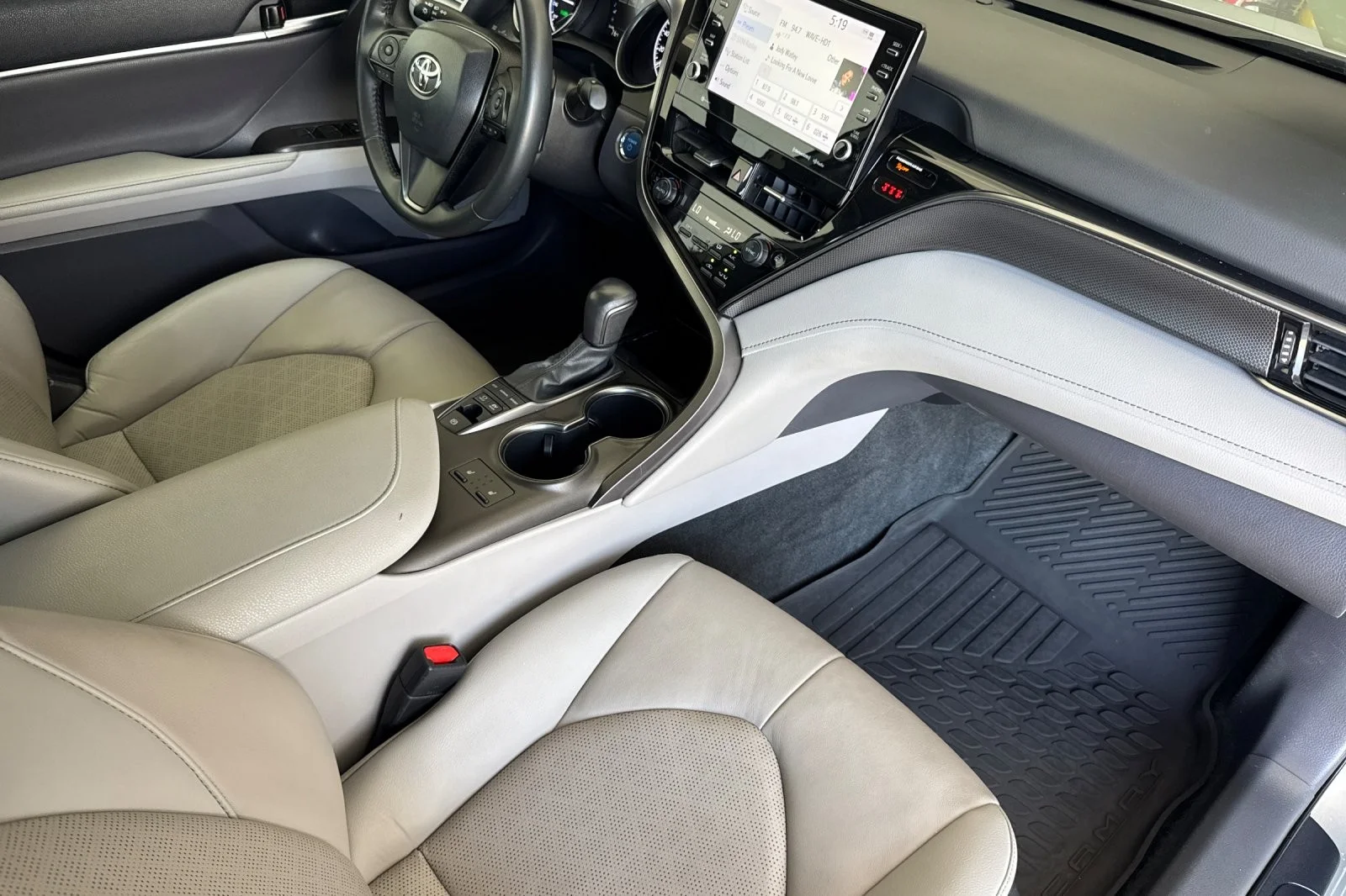 Certified Used 2022 CELESTIAL SILVER MET Toyota Hybrid XSE image 14