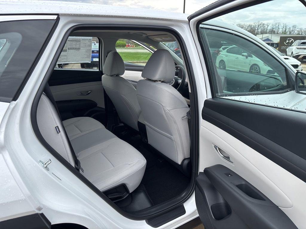 New 2026 White Pearl Hyundai SE FWD image 31