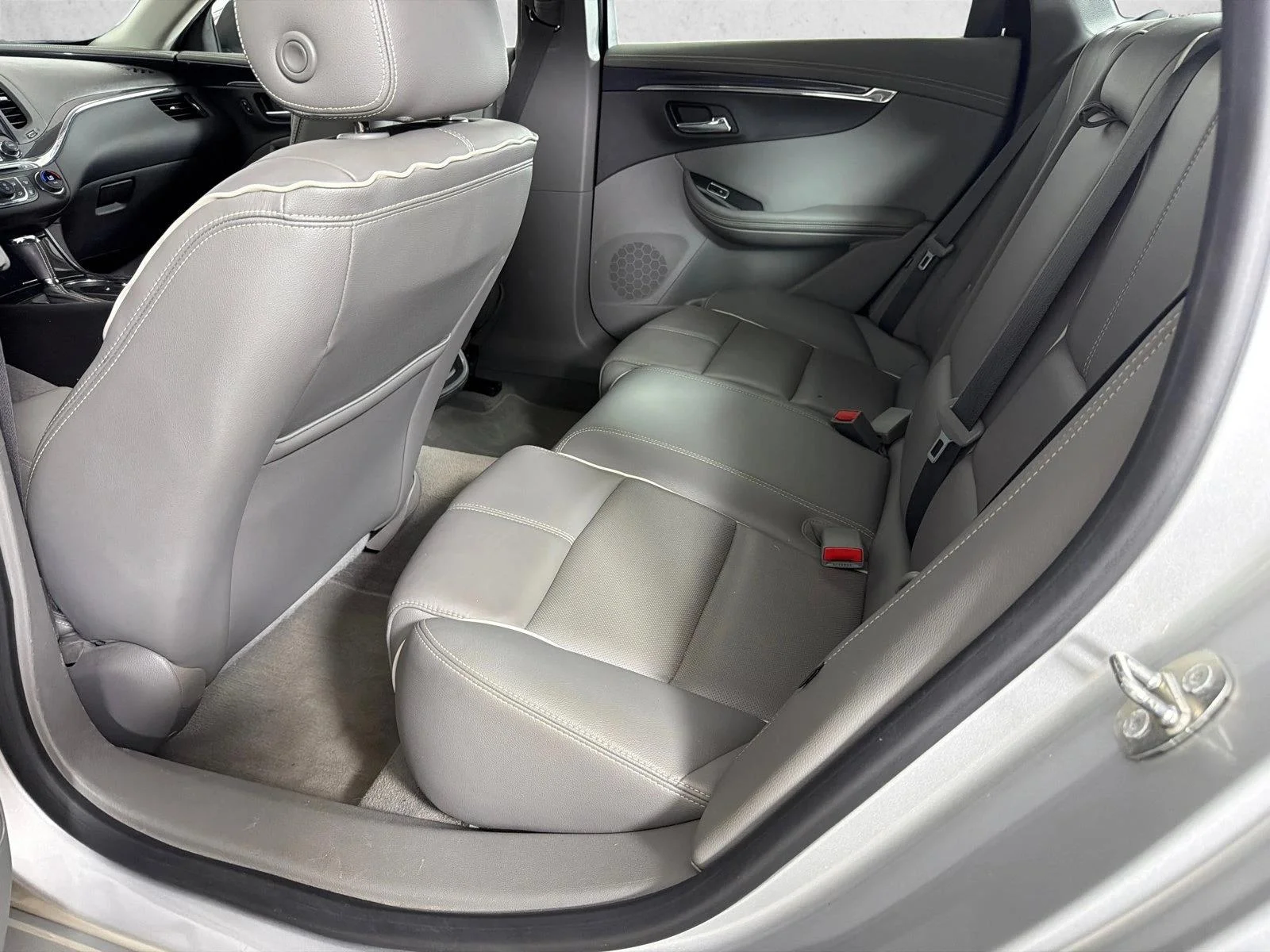 Used 2018 Beige Chevrolet Premier image 21