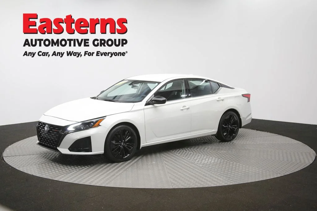 Used 2023 White Nissan 2.5 SR image 56