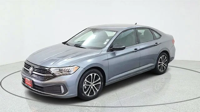 Used 2024 Silver Volkswagen 1.5T Sport image 4