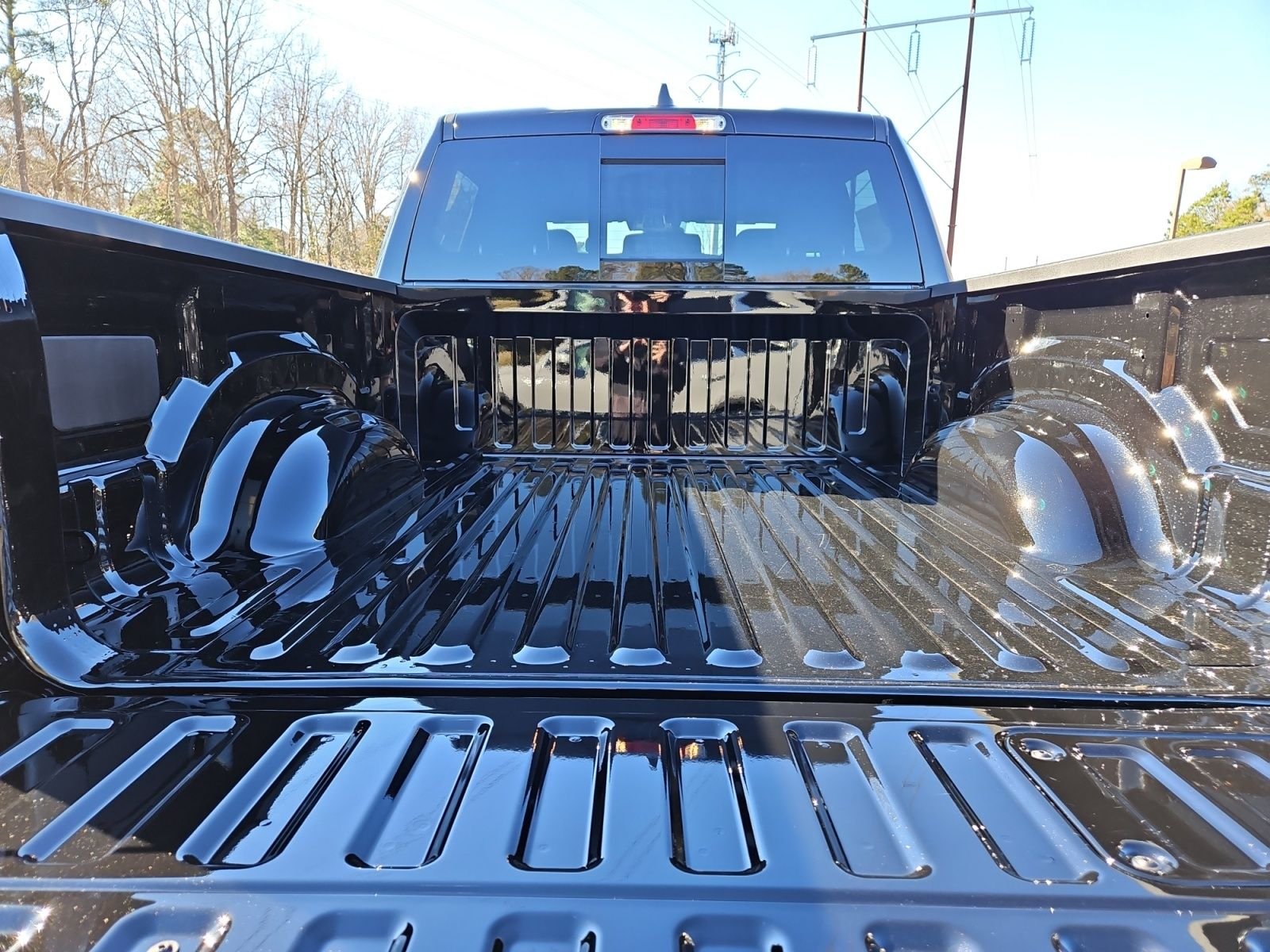 New 2026 Diamond Black Crystal Pearl-Coat Exterior Paint RAM Rebel image 19