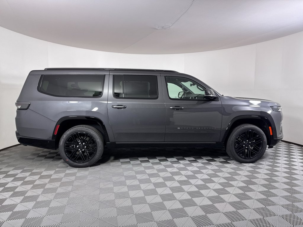 New 2026 Baltic-Gray Metallic Clear-Coat Exterior Paint Jeep Limited Reserve image 17