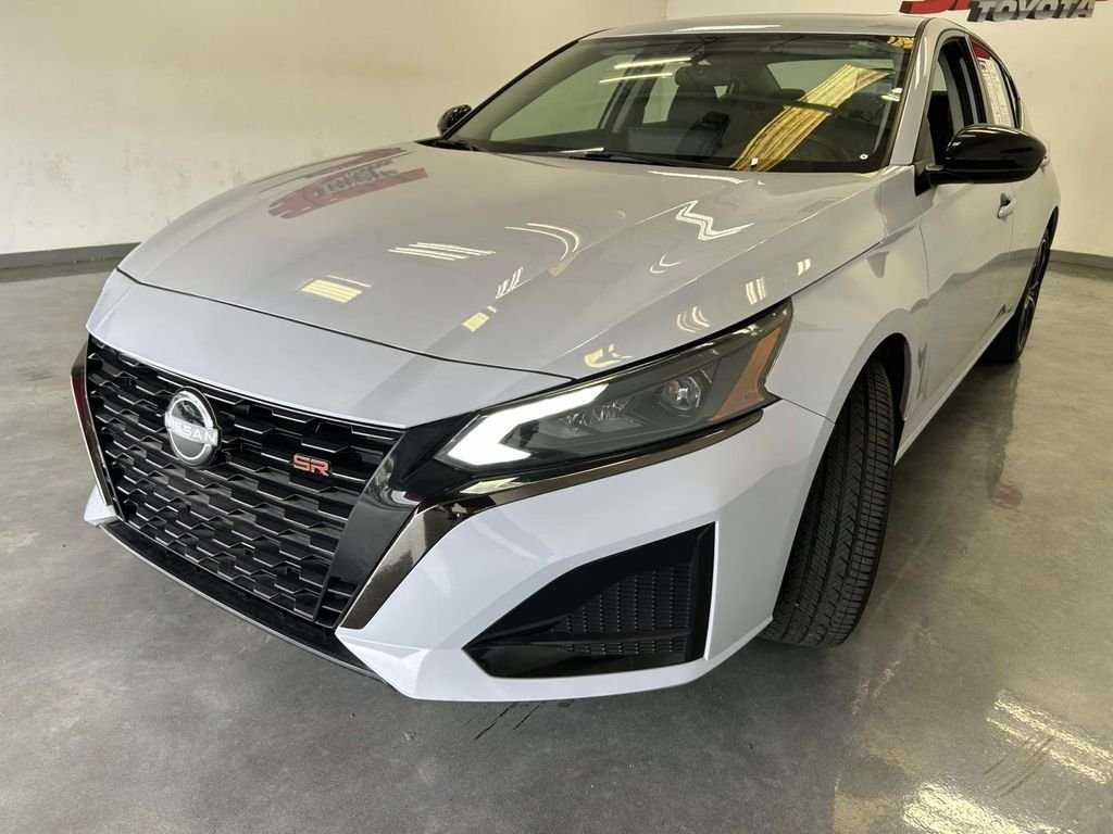 Used 2023 Gray Nissan 2.5 SR image 7