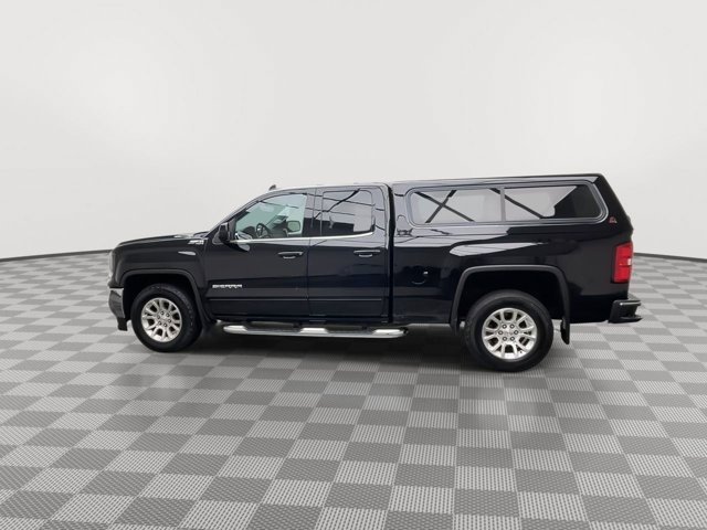 Used 2019 Onyx Black GMC SLE image 34