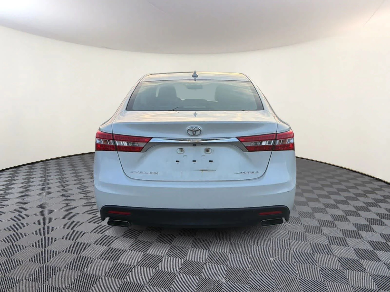 Used 2014 Blizzard Pearl Toyota Limited image 6