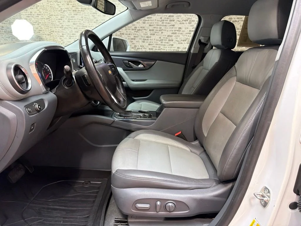 Used 2020 Summit White Chevrolet LT image 24