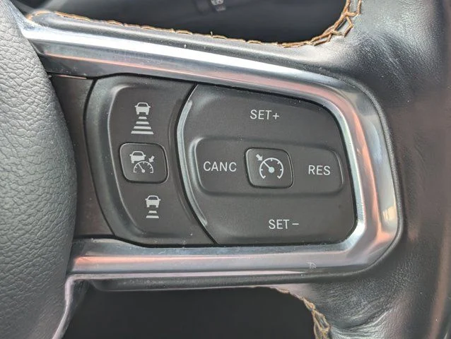 Used 2021 Snazzberry Pearlcoat Jeep Overland image 22