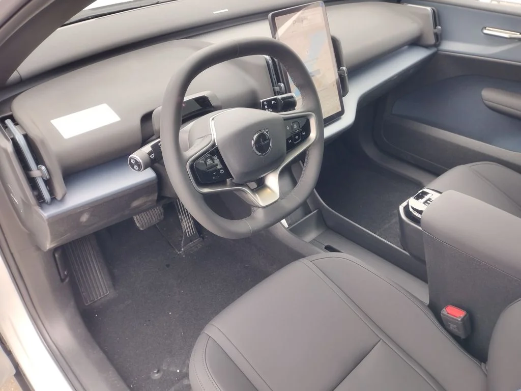 New 2025 White Volvo Twin Motor Performance Ultra image 10