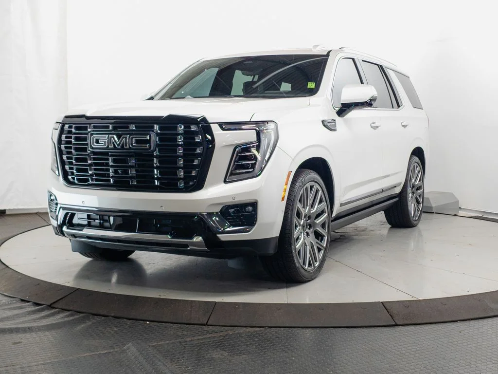 Used 2025 White Frost GMC Denali Ultimate image 3