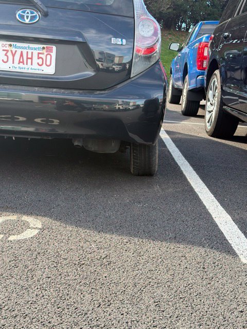 Used 2013 Black Toyota  image 13