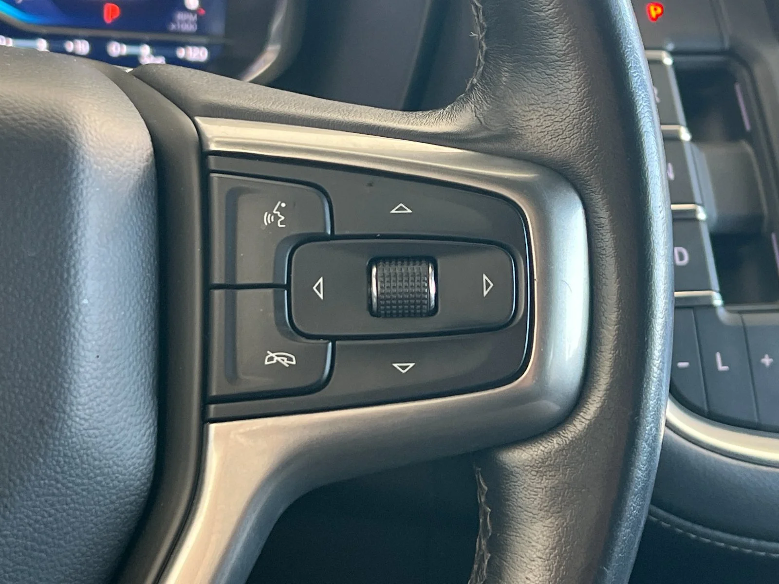 Used 2022 SATIN STEEL METALLIC Chevrolet Z71 image 30