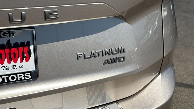 New 2026 Champagne Silver Metallic / Super Black Two-tone Nissan Platinum image 11