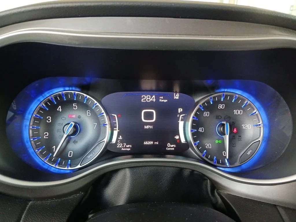Used 2022 Black Chrysler Touring L image 18