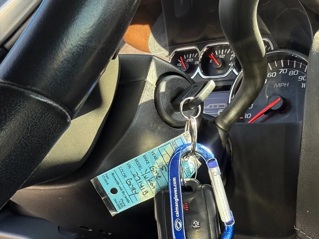 Used 2015 IRIDIUM METALLIC GMC SLE image 26