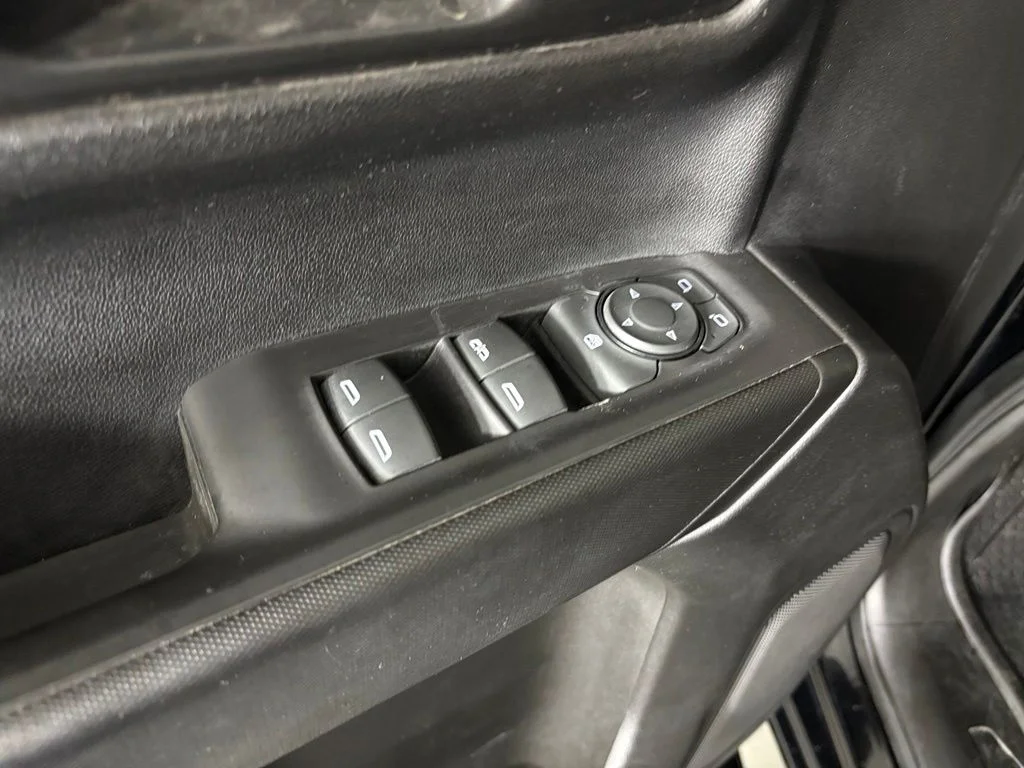 Used 2020 Black Chevrolet Custom image 17