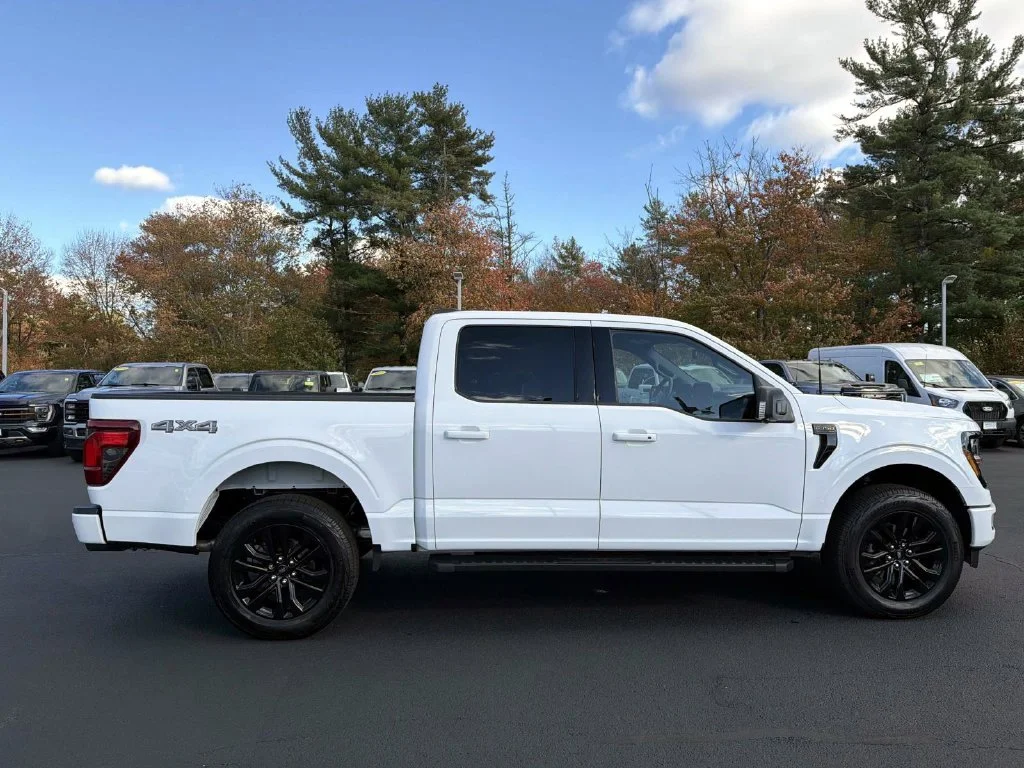 Used 2026 Oxford White Ford XLT image 2