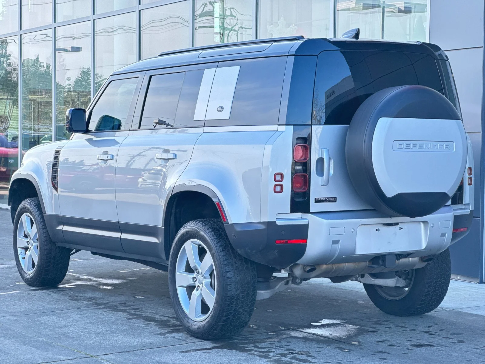 Used 2020 Indus Silver Metallic Land Rover First Edition image 6