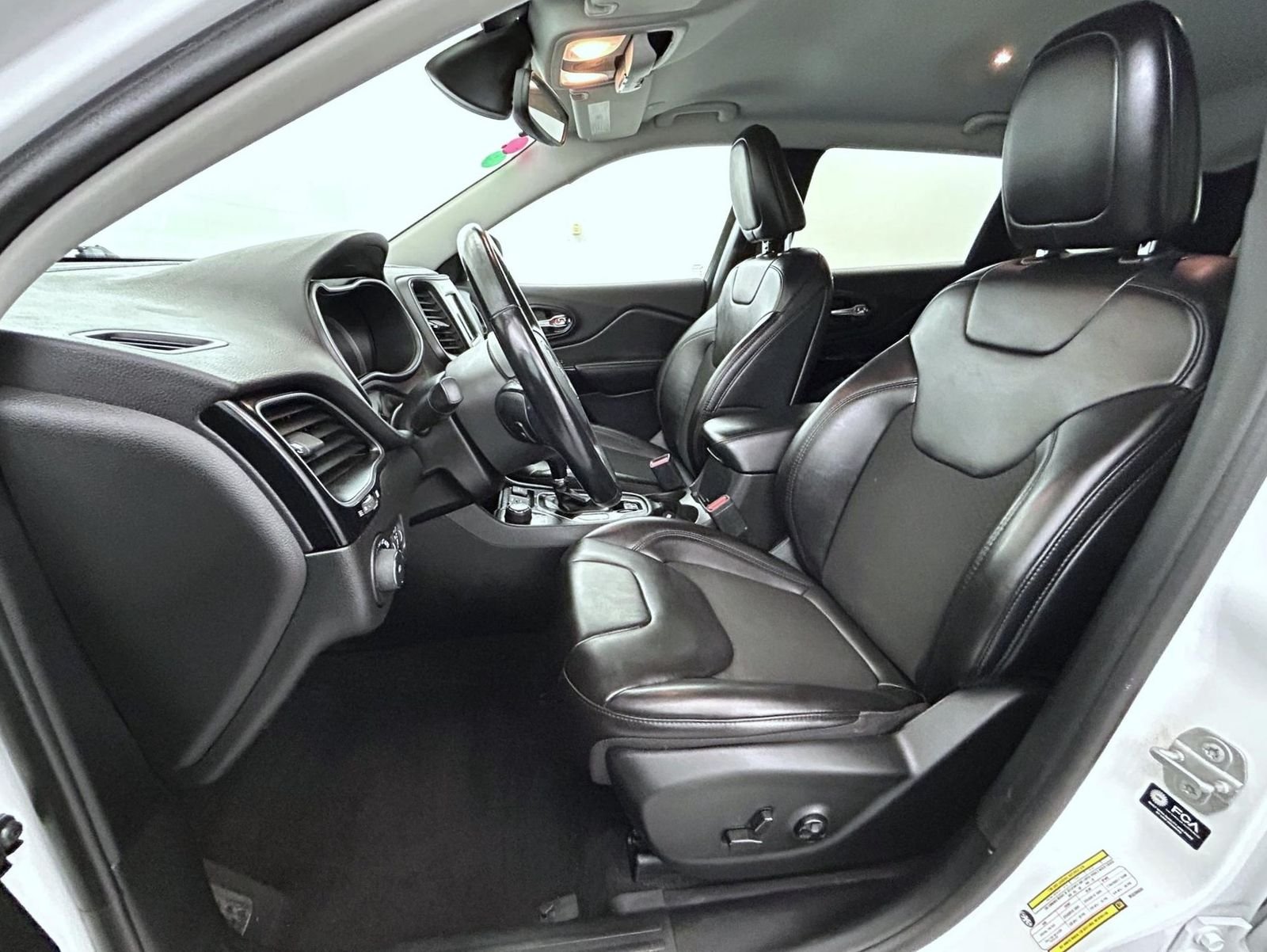 Used 2021 White Jeep Altitude image 10