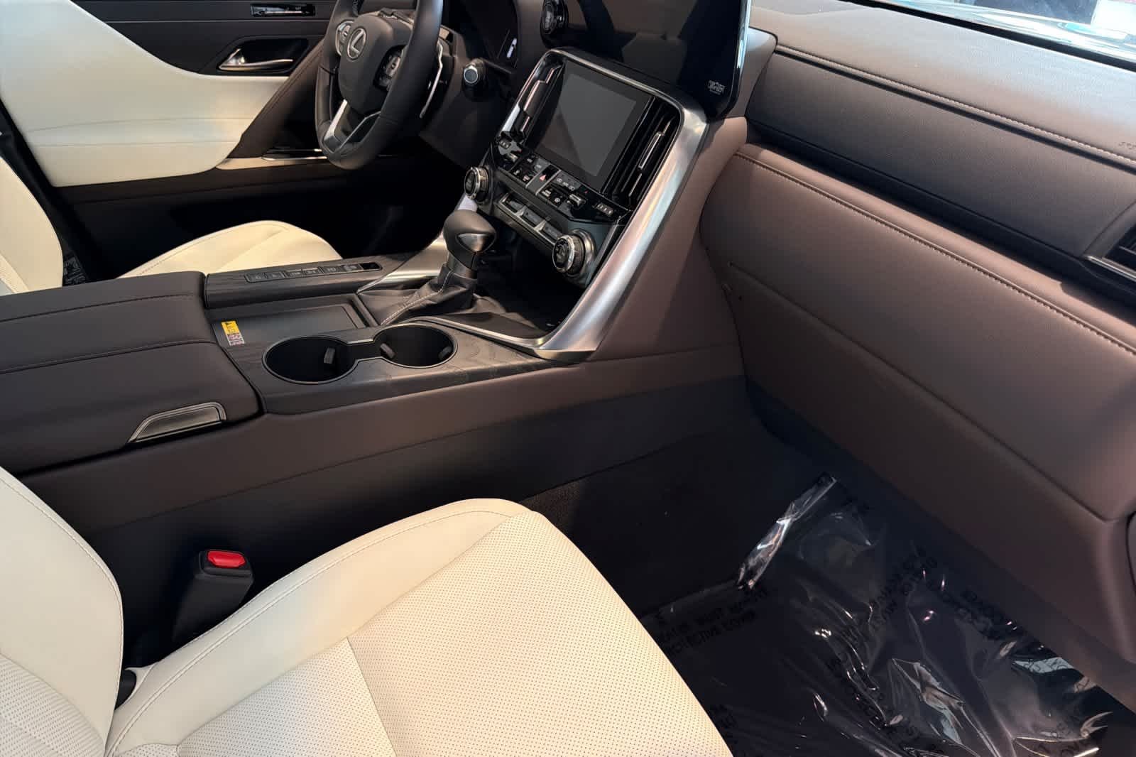 2026 Lexus LX 600 Luxury - Photo 18