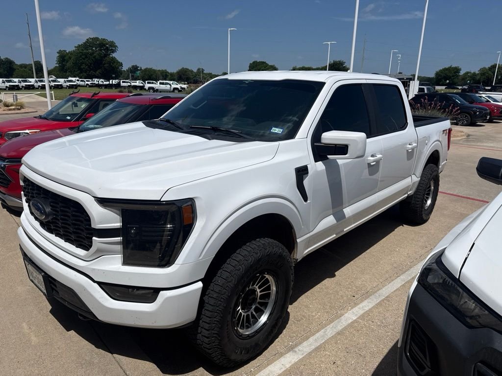 Used 2023 White Ford XL image 1