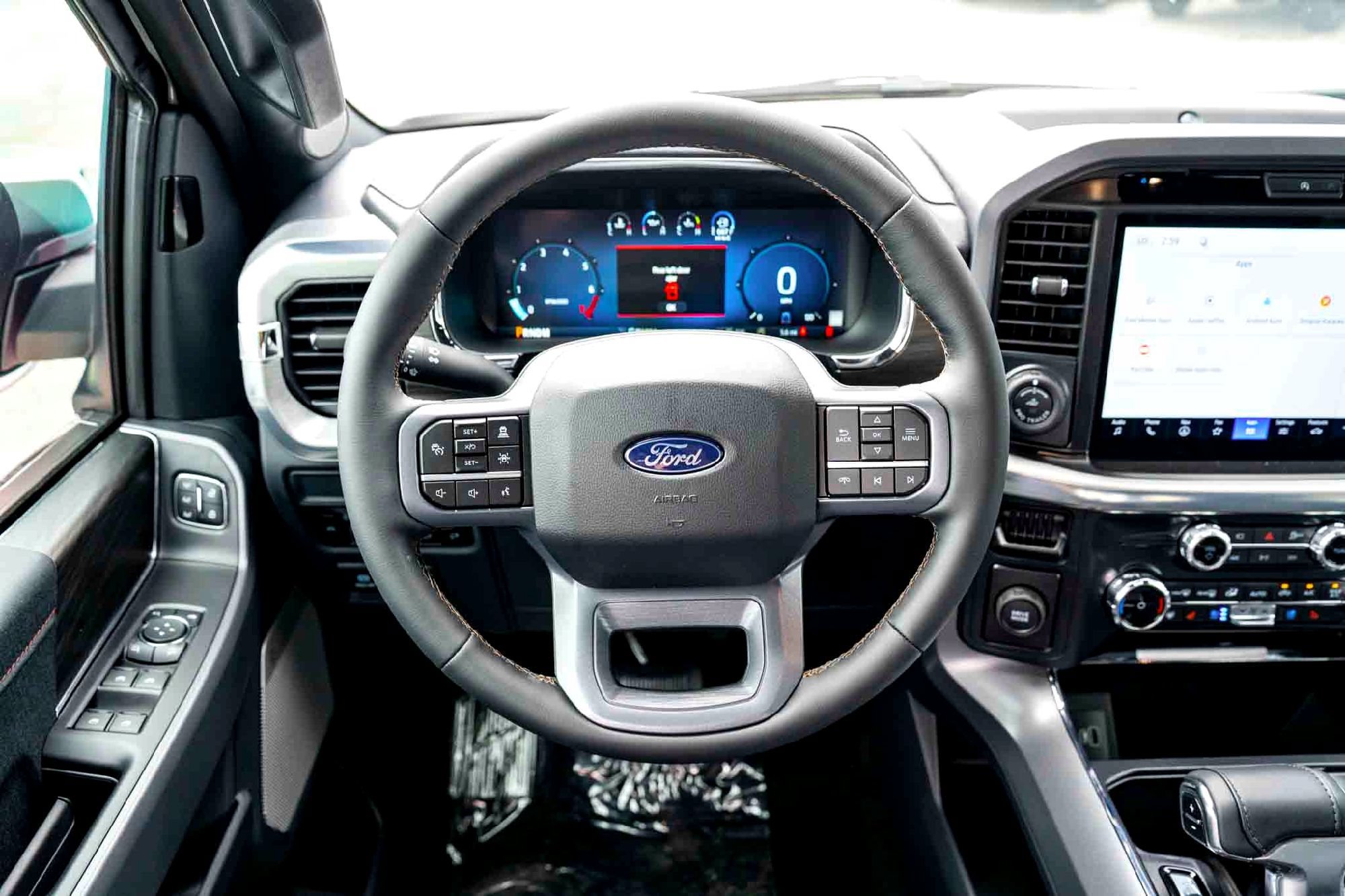 New 2026 Star White Metallic Tri-Coat Ford LARIAT image 21