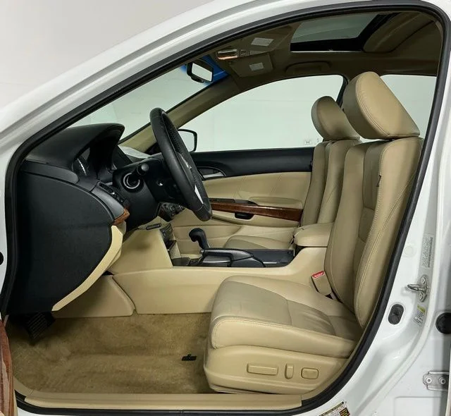 Used 2012 White Orchid Pearl Honda EX-L image 14
