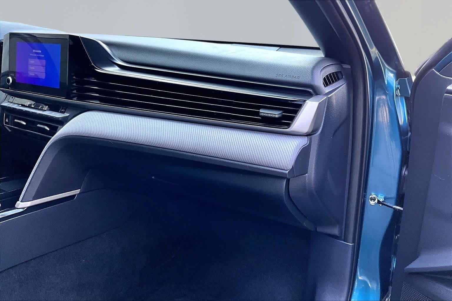 Used 2025 Ocean Gem Toyota SE image 19