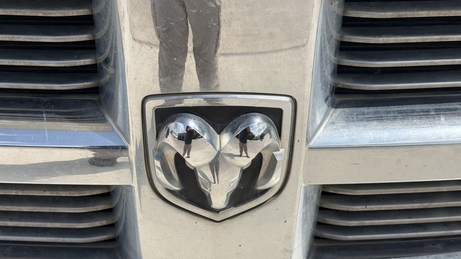 Used 2010 Cool Vanilla Dodge SLT image 15