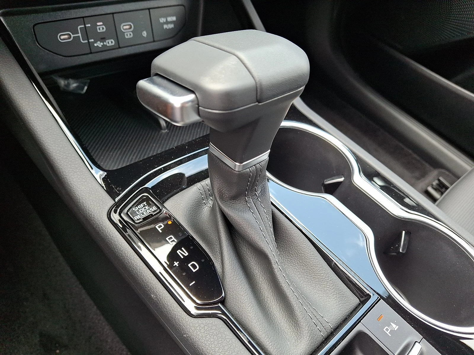 New 2026 Aurora Black Pearl Kia GT-Line AWD image 6