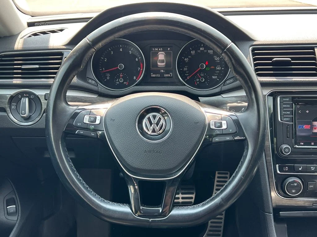 Used 2017 Blue Volkswagen SEL Premium image 26