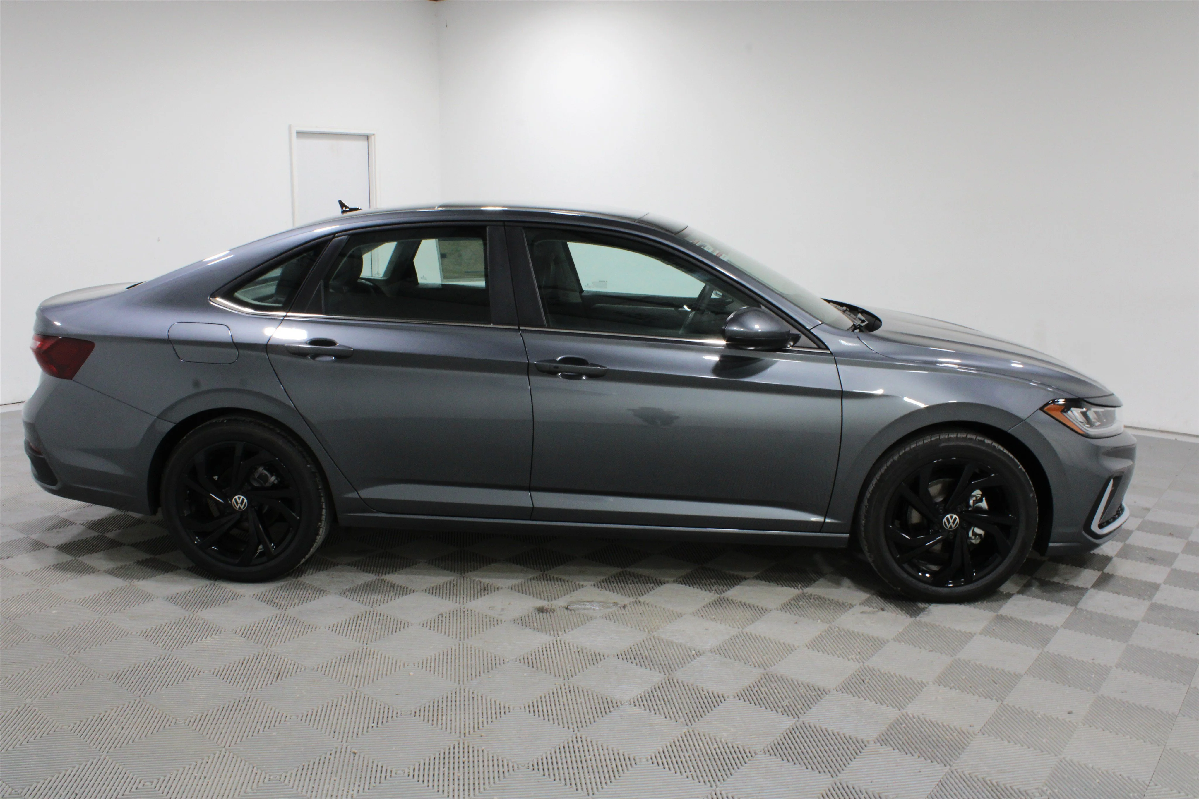 New 2026 Platinum Gray Metallic Volkswagen SE image 26