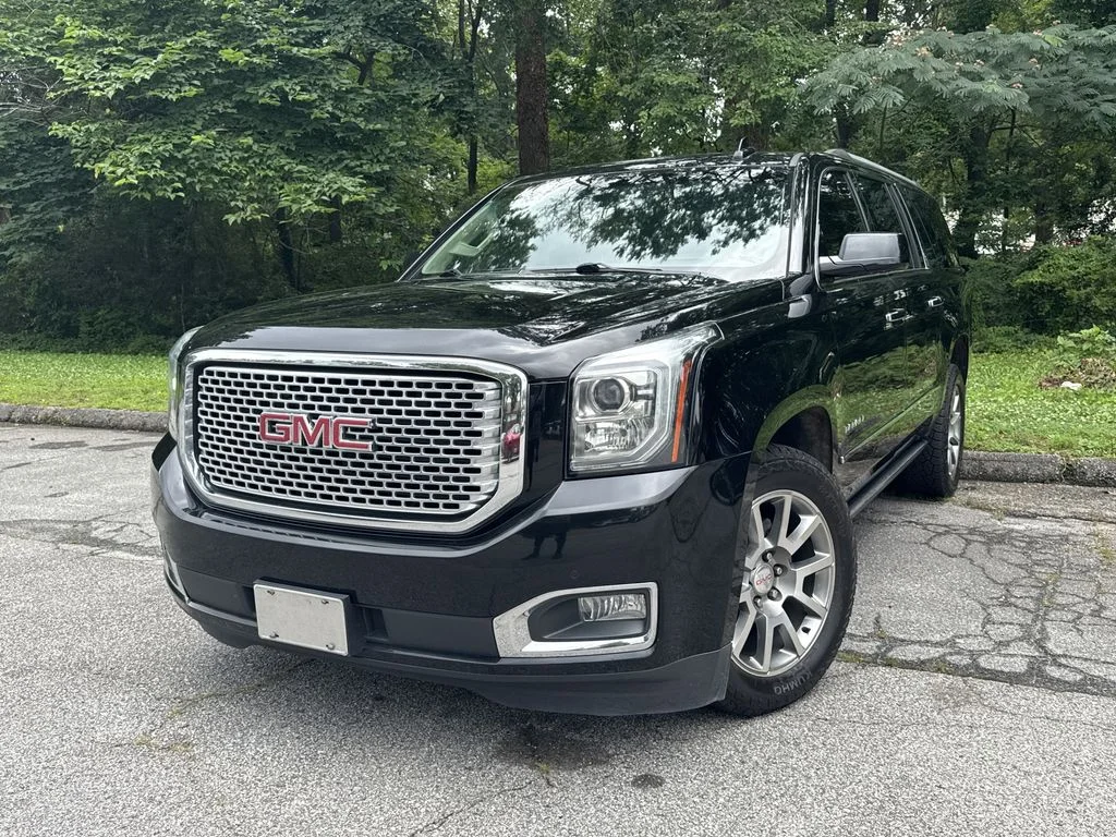 Used 2017 Black GMC Denali image 3