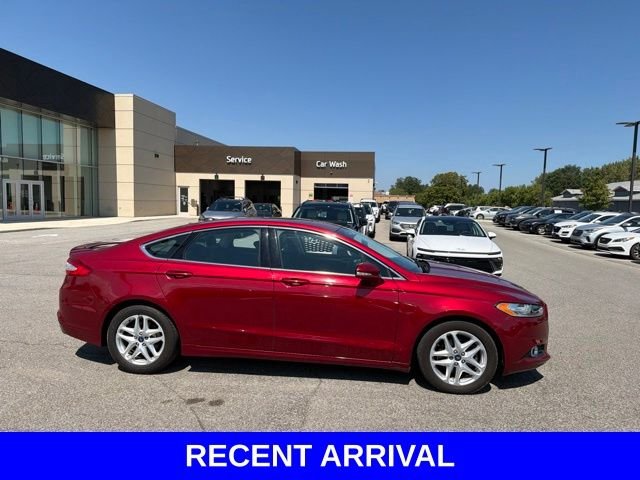 Used 2015 Red Ford SE image 26