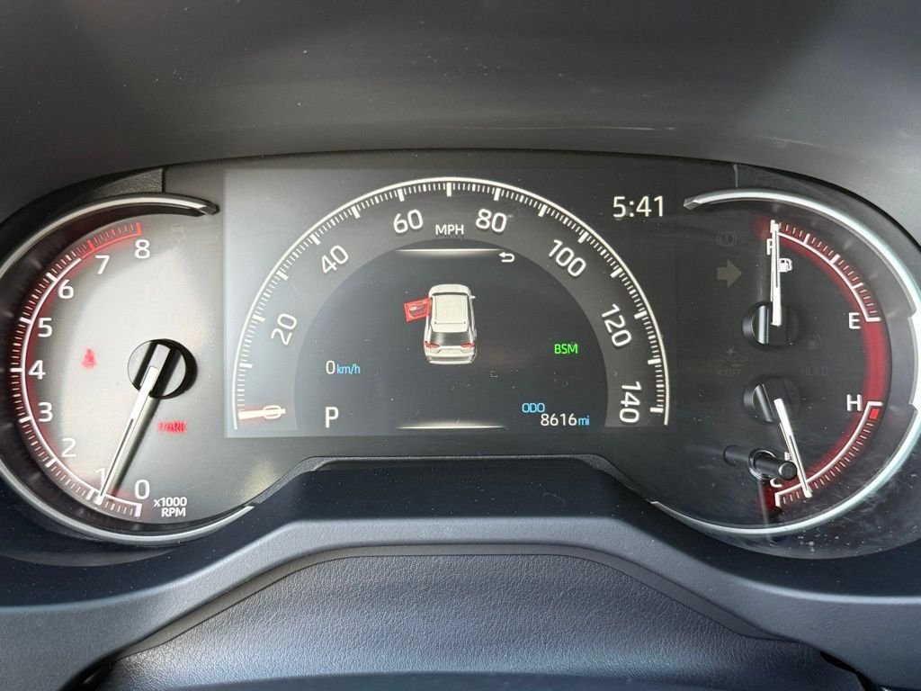 2025 Toyota RAV4 LE - Photo 24