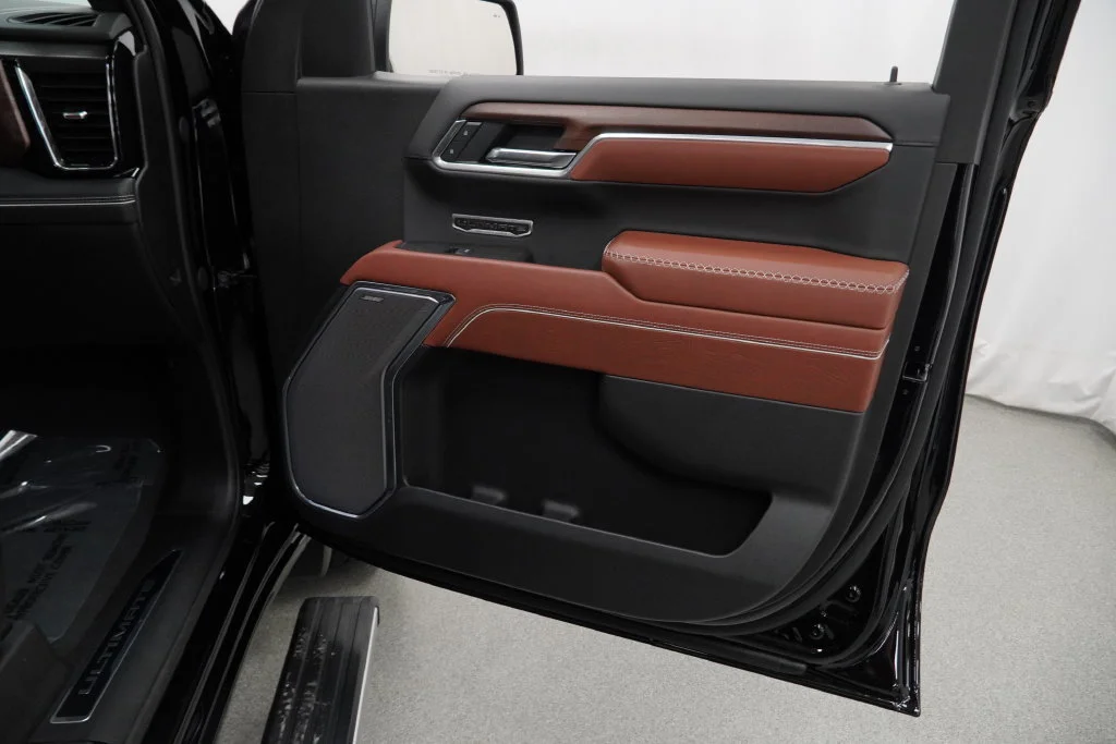 Used 2025 Onyx Black GMC Denali Ultimate image 35