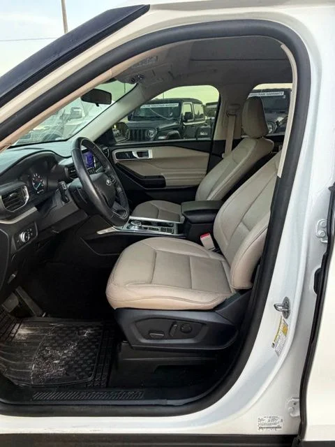 Used 2020 White Ford XLT image 3