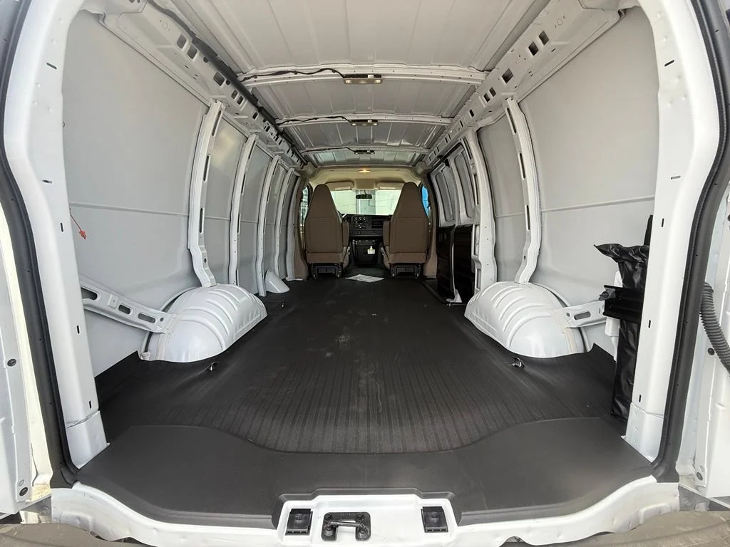 New 2026 Summit White GMC Work Van image 9