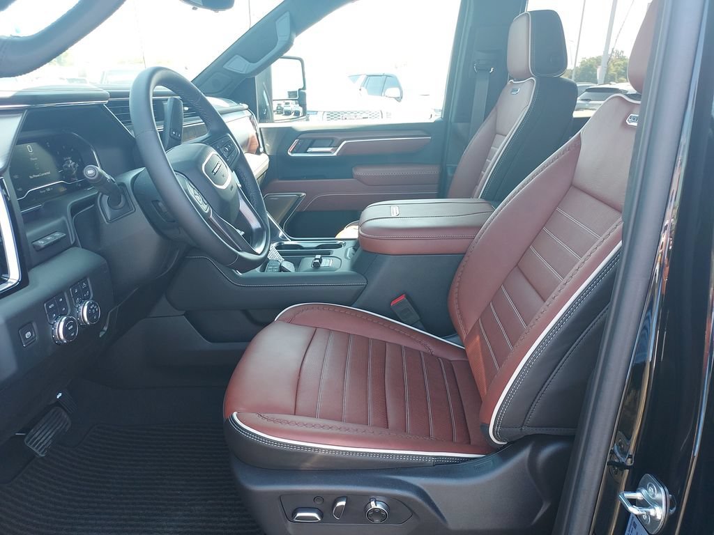 Used 2025 Onyx Black GMC Denali Ultimate image 13